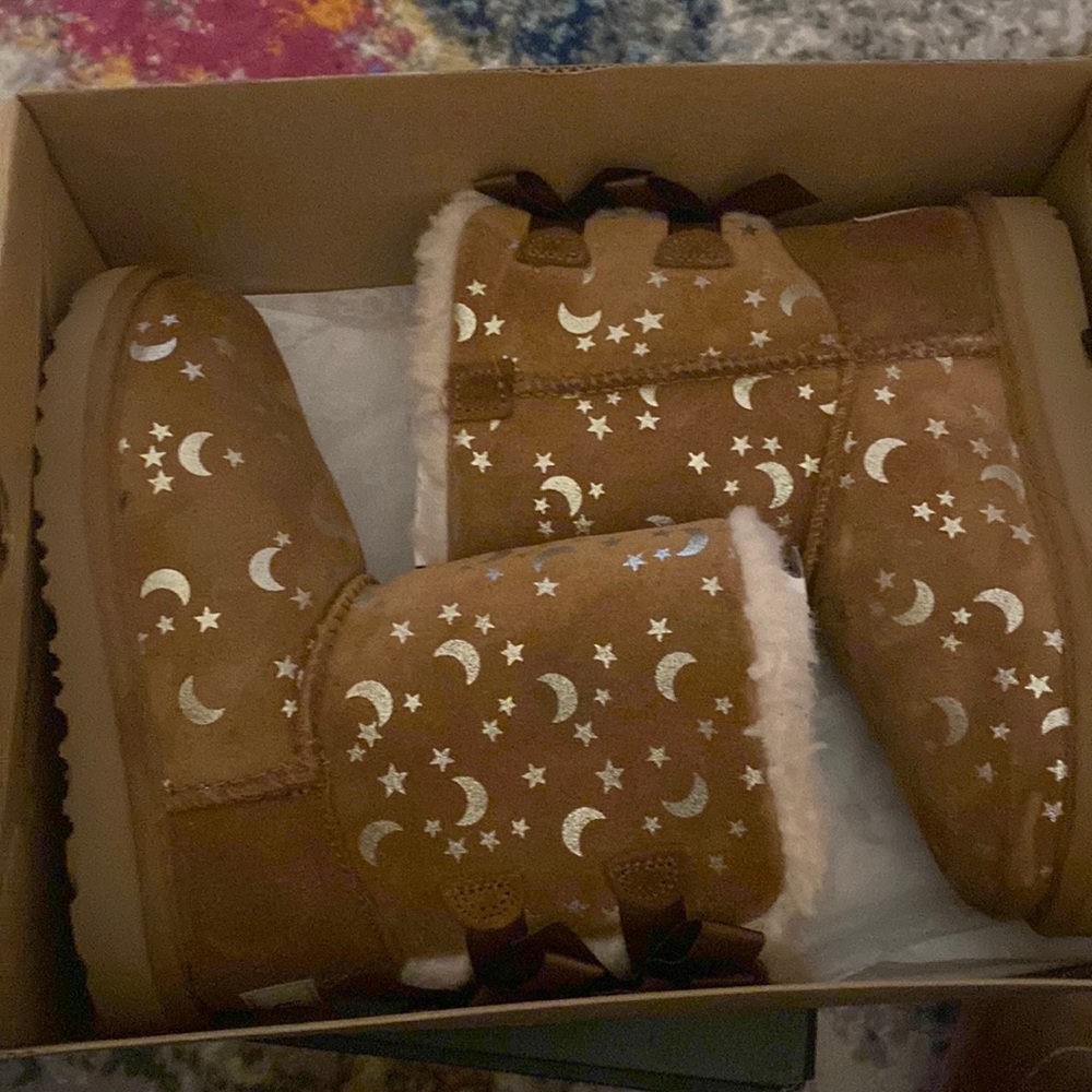 Girl Uggs